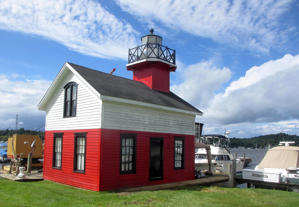 Is Saugatuck the Midwest’s Prettiest Fall Destination