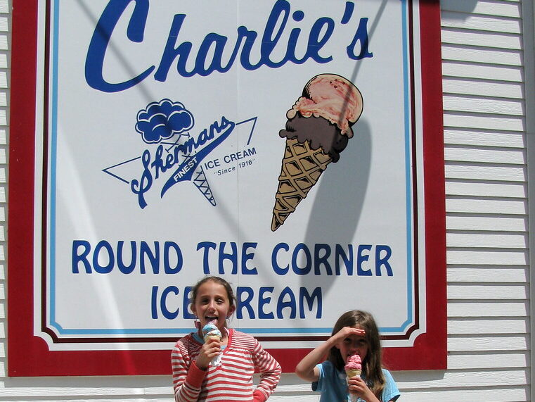 Charlie's Round the Corner