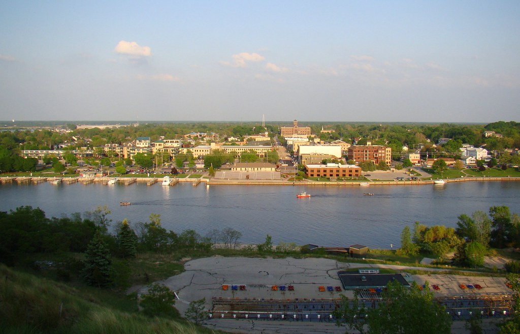 Dewey Hill, Lake Michigan