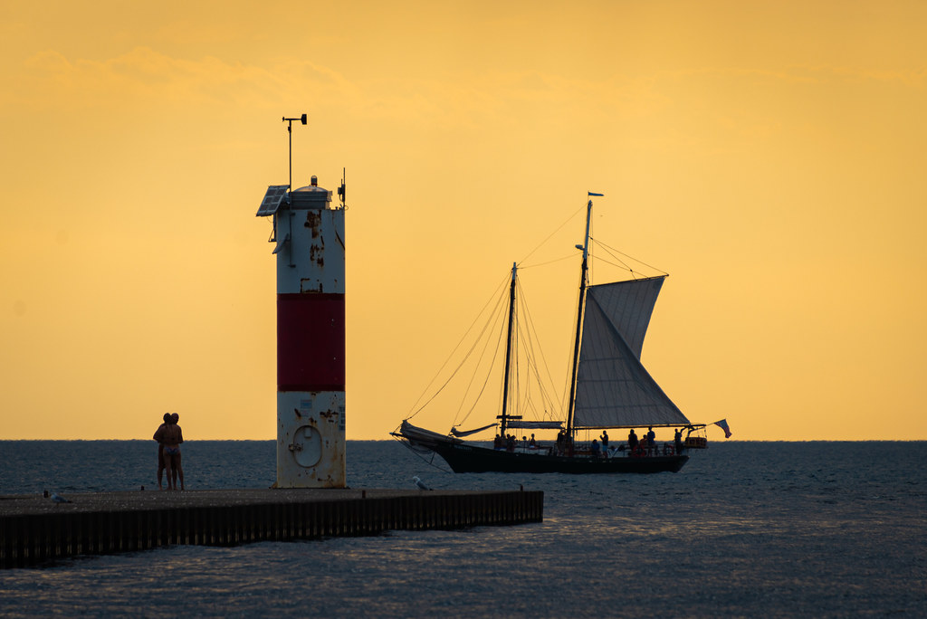 Sunset Sailing in Saugatuck