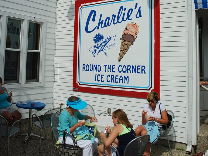 Charlie's Round the Corner