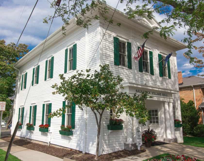 The Best Waterfront Spots for a Quiet Afternoon in Saugatuck